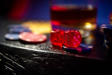 Casino Hold'em table layout showing dealer, player cards, and community cards