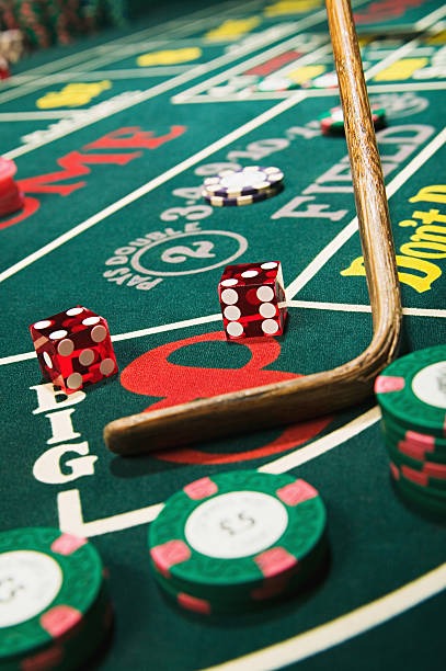 Casino Hold'em hand settlement and payout display